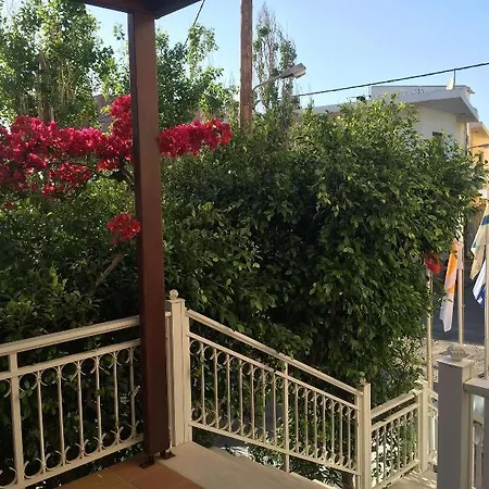 Zannis Aparthotel 3*