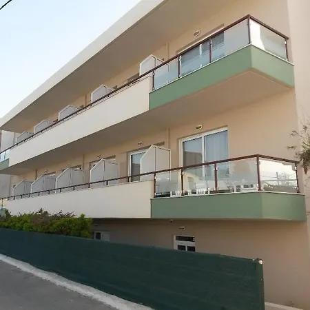 Zannis Aparthotel 3*