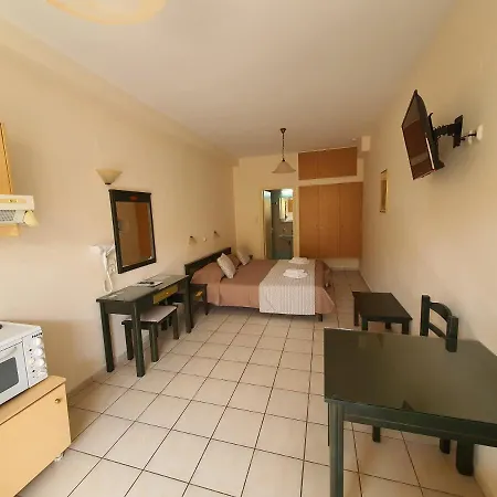 Zannis Aparthotel 3*