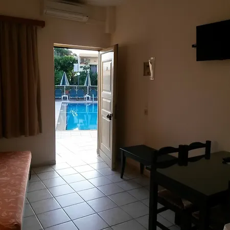 Aparthotel Zannis 3*