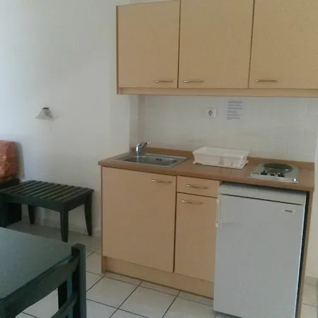 Aparthotel Zannis 3*