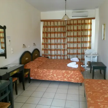 Zannis Aparthotel 3*