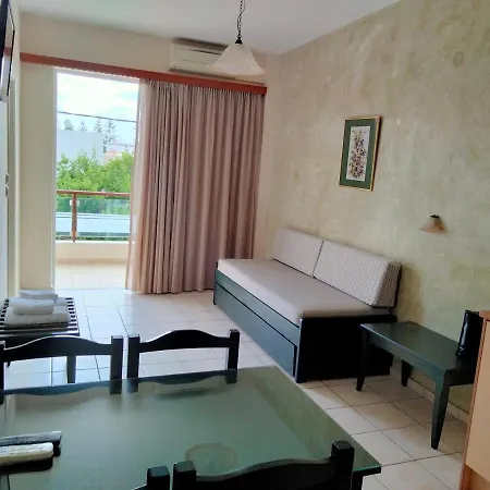 Zannis Aparthotel 3*